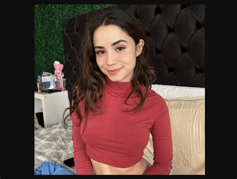 Her daisybloomss TikTok account has gained 3.9 million followers and 78 million likes. She offers her fans exclusive content through her Only Fans page. Her modeling-driven jellybeanbrainss Instagram page has amassed 800,000 followers. Family Life. She was born in the United States. Associated With